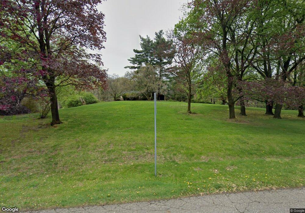 3520 Greentree Rd, Bloomfield Hills, MI 48304 - photo 1