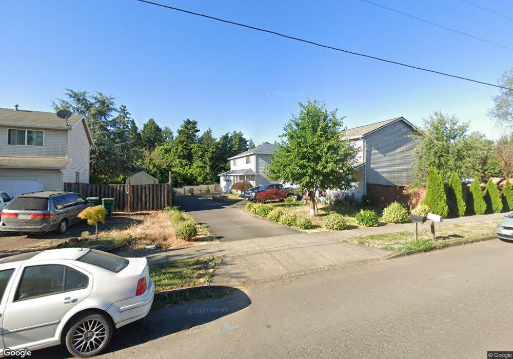 906 E 9th St, Newberg, OR 97132 - photo 1