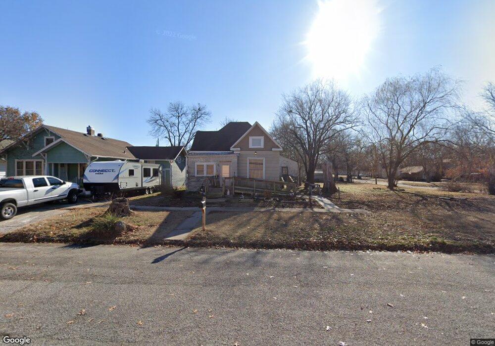 2618 Broadway Ave, Parsons, KS 67357 - photo 1