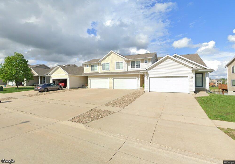 1305 Amelia Dr unit 2, Cedar Falls, IA 50613 - photo 1