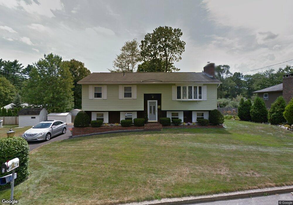 5 Camelot Dr, Hooksett, NH 03106 - photo 1