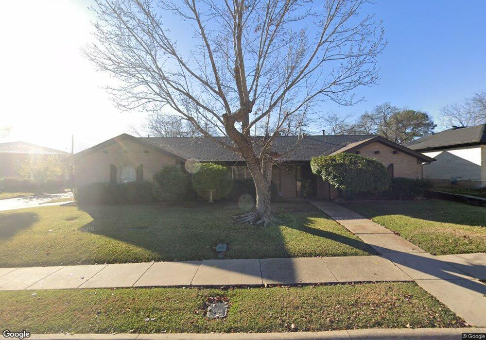 920 Queens Way, Bedford, TX 76021 - photo 1