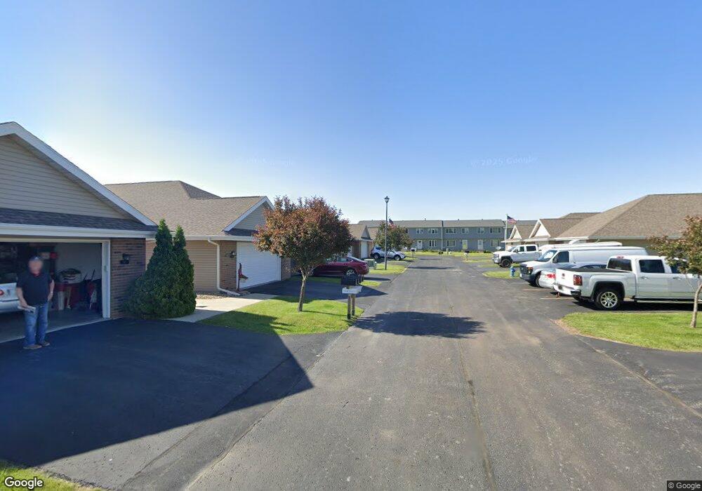 1404 Asbury Ln, Waterloo, IA 50701 - photo 1