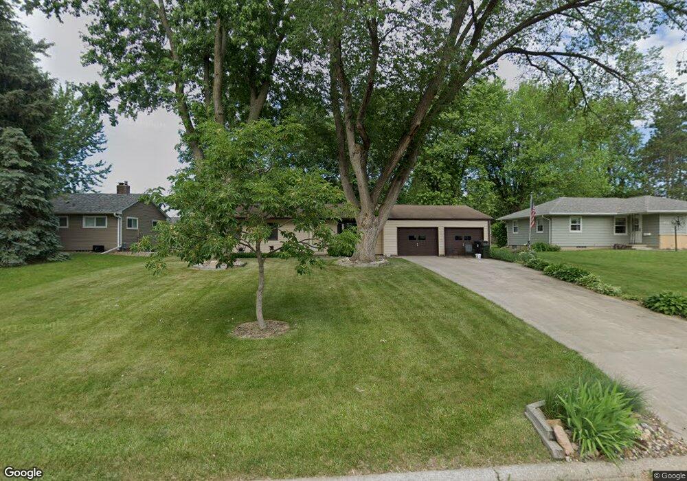 4317 Hillside Dr, Cedar Falls, IA 50613 - photo 1