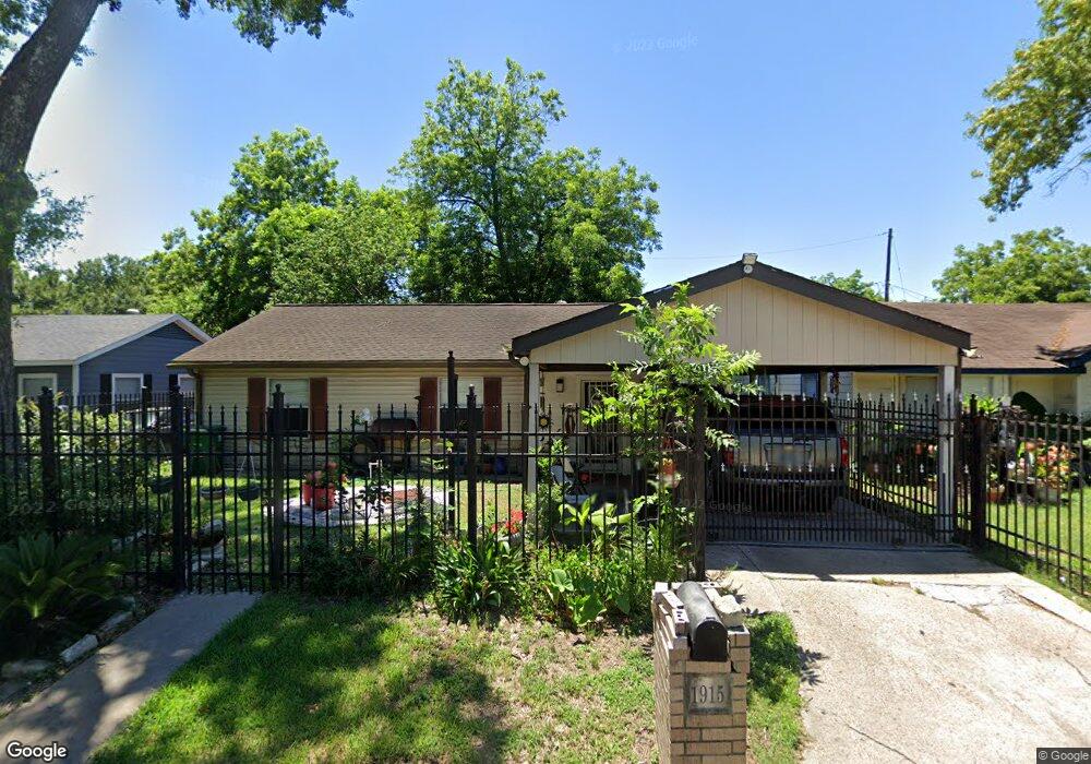 1915 Walton St, Houston, TX 77009 - photo 1
