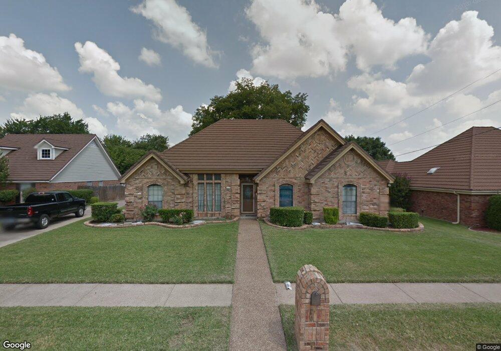 604 Oakview Dr, Hurst, TX 76054 - photo 1