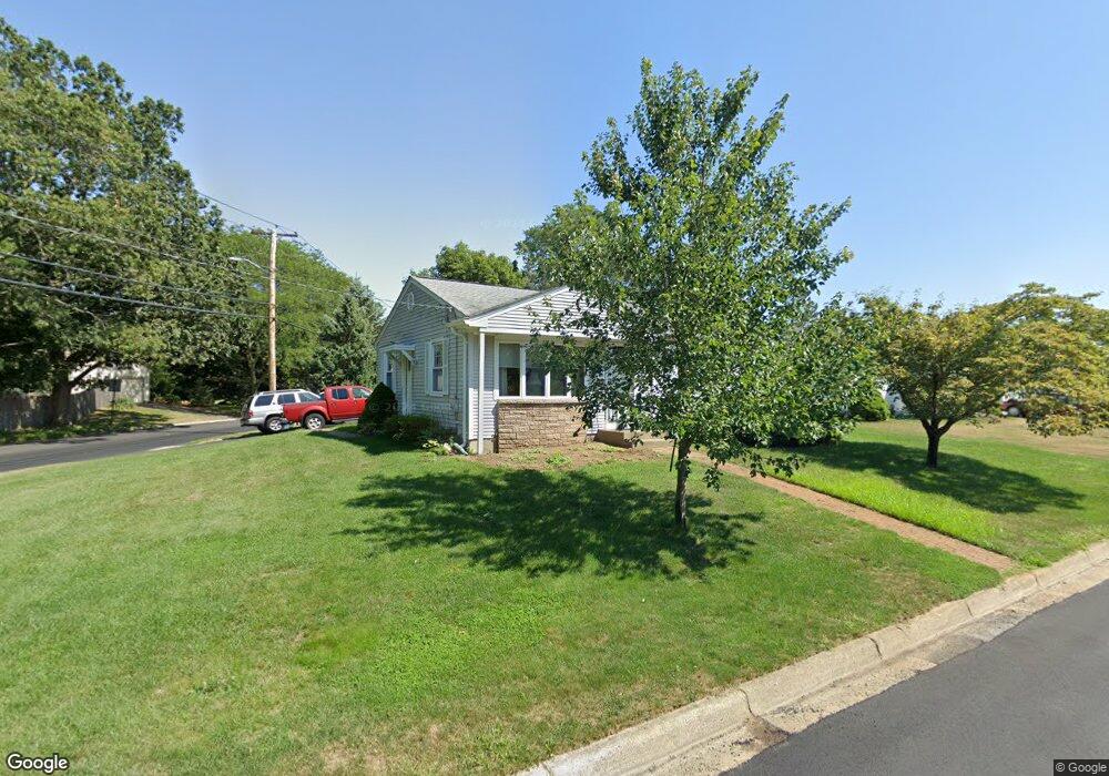 2 Woodcrest Dr, Riverside, RI 02915 - photo 1