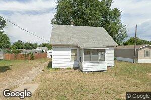 1005 E 7th St, Beardstown, IL 62618
