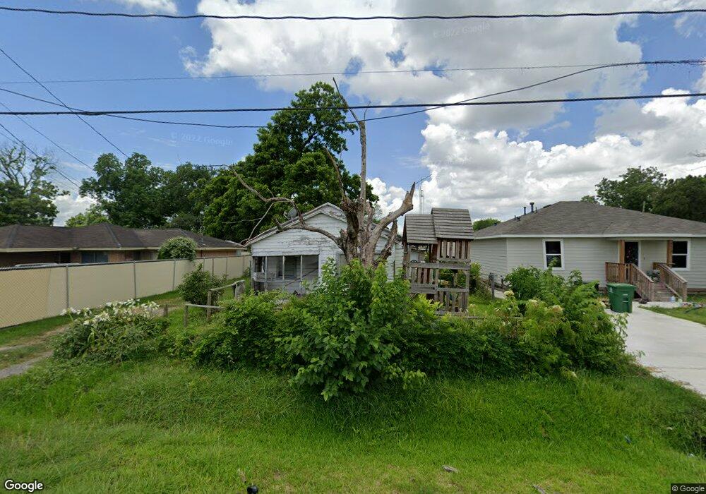 8417 Moon Beam St, Houston, TX 77088 - photo 1