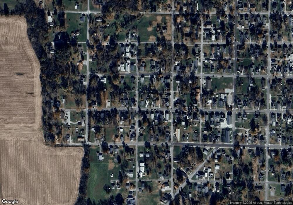 820 W 4th St, Bicknell, IN 47512 - photo 1