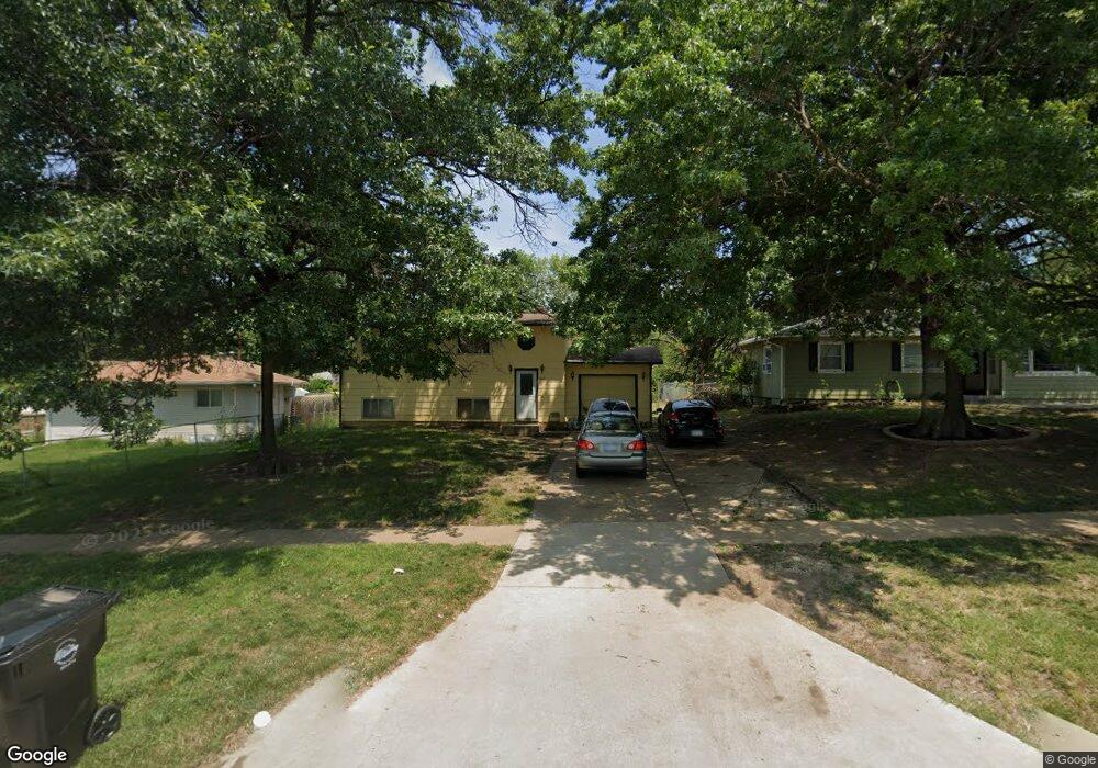 810 SE 37th St, Topeka, KS 66605 - photo 1