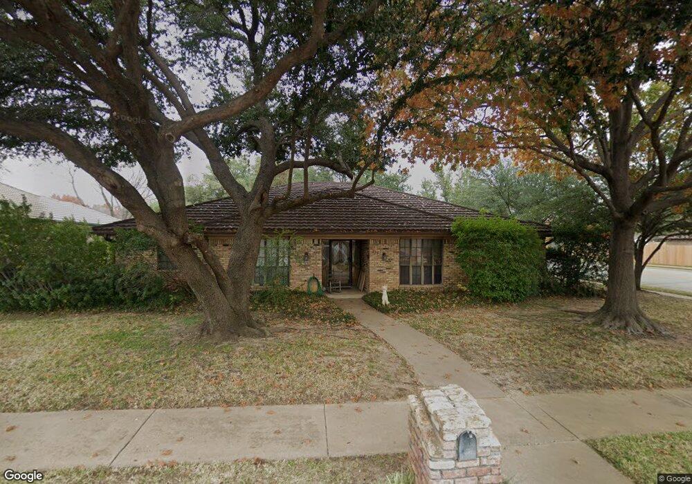 213 Stanford Dr, Bedford, TX 76021 - photo 1