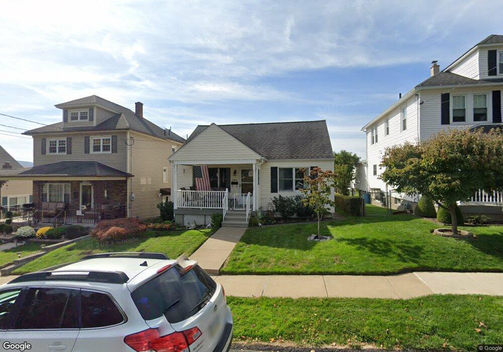 1221 1/2 Sloan St, Scranton, PA 18504 - photo 1