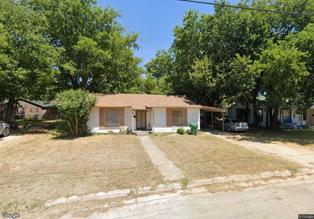 910 Ritchey St, Gainesville, TX 76240 - photo 1