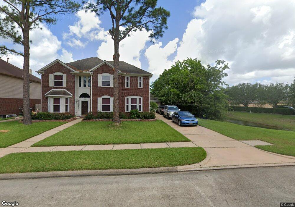 2102 N Mission Cir, Friendswood, TX 77546 - photo 1