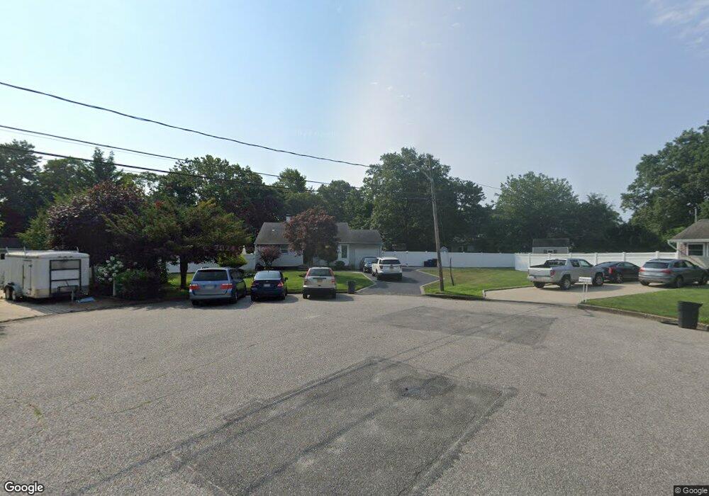 2811 Sandra Ct, Medford, NY 11763 - photo 1