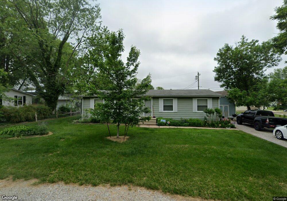 708 Rogers Dr, Freeburg, IL 62243 - photo 1