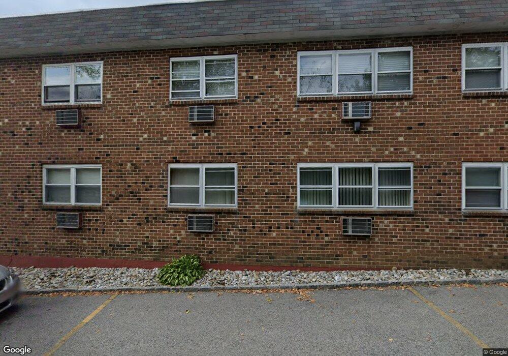 637 Cove Rd unit D8, Stamford, CT 06902 - photo 1