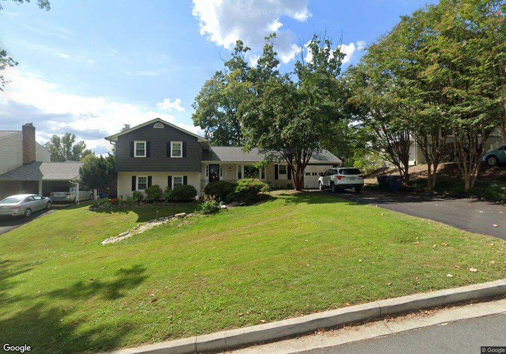 2328 N Oak St, Falls Church, VA 22046 - photo 1