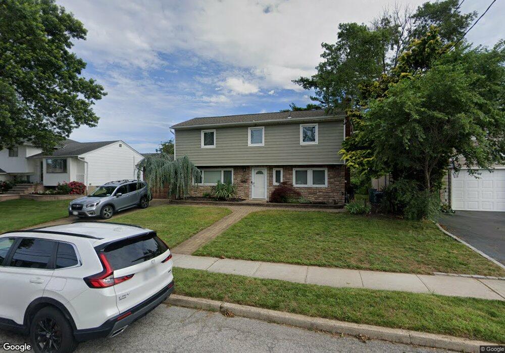 2475 Walters Ct, Bellmore, NY 11710 - photo 1