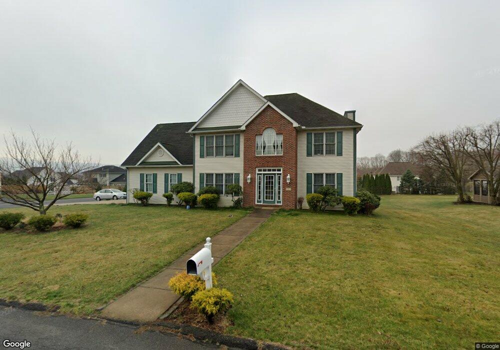 423 Deer Run Dr, Archbald, PA 18403 - photo 1