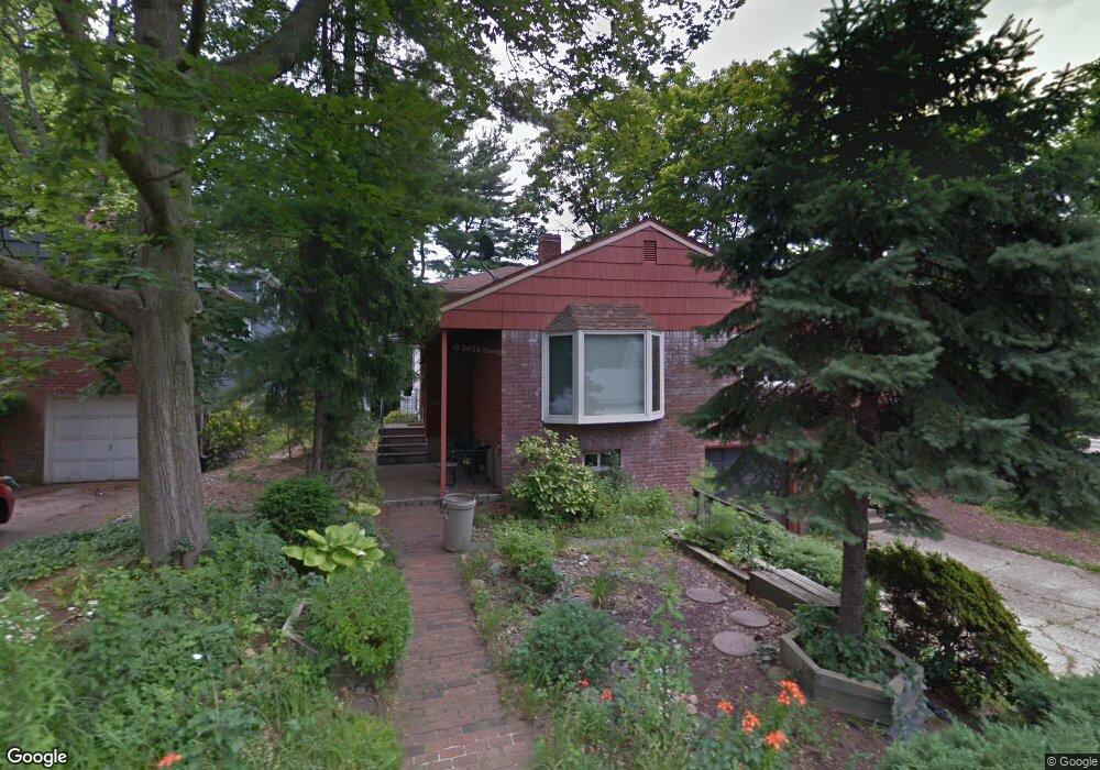 2 Arbor St, Great Neck, NY 11021 - photo 1