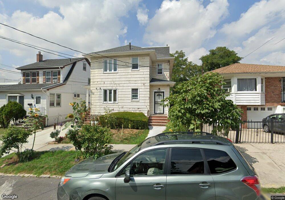 4554 160th St, Flushing, NY 11358 - photo 1