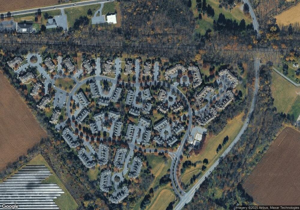 527 Goldfinch Terrace unit 527, Stewartsville, NJ 08886 - photo 1