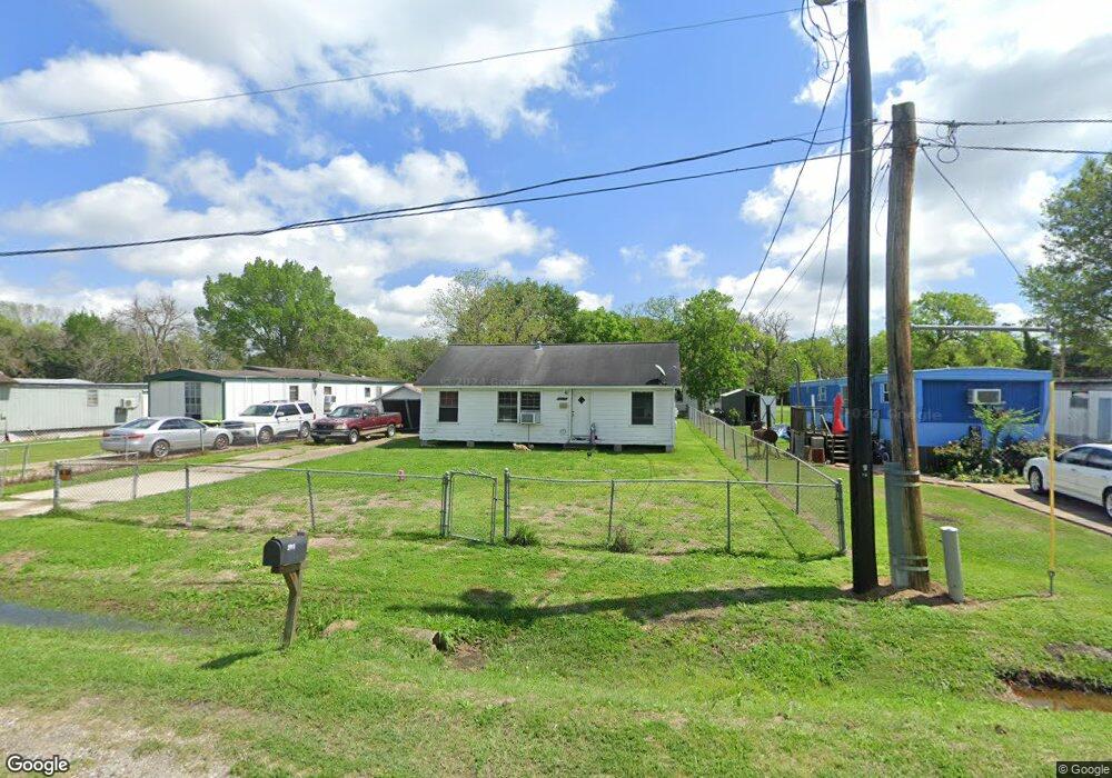 2715 Avenue L, Bay City, TX 77414 - photo 1