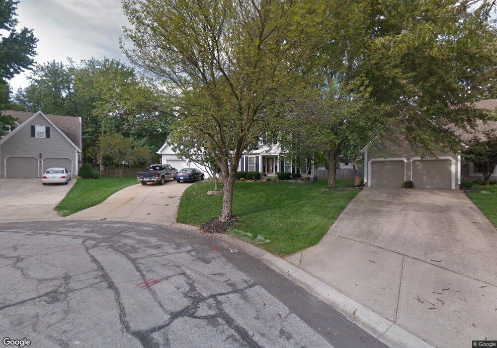 8412 Swarner Dr, Lenexa, KS 66219 - photo 1