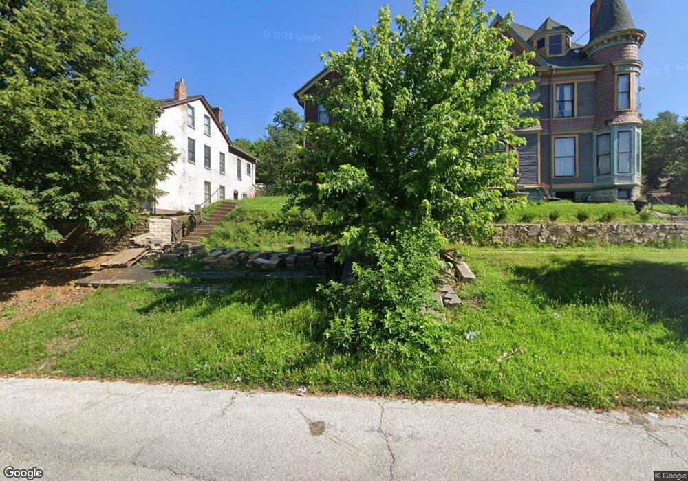 708 W 6th St, Davenport, IA 52802 - photo 1