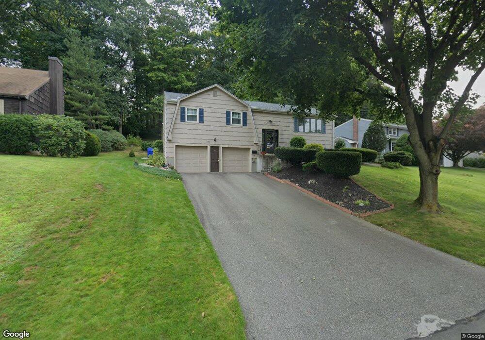 220 Candlewyck Dr, Newington, CT 06111 - photo 1