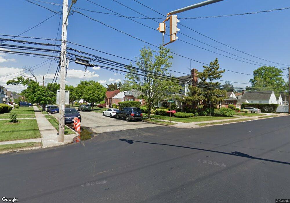 46 Manly Place, New Hyde Park, NY 11040 - photo 1