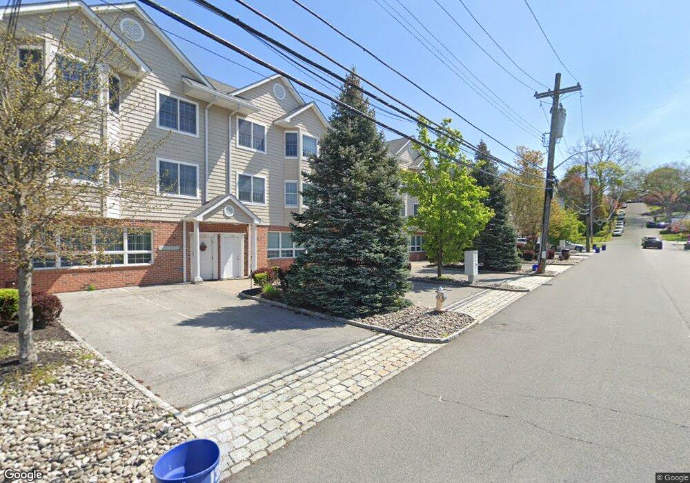 137 Montgomery Ave unit 3, Scarsdale, NY 10583 - photo 1