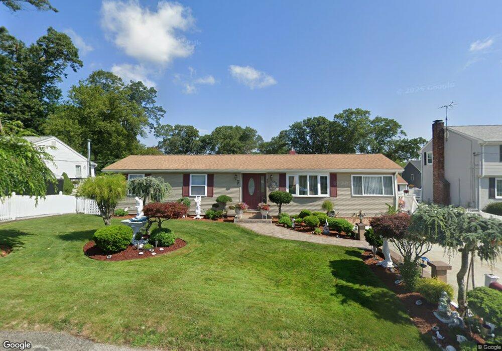 92 Waumsett Ave, Cumberland, RI 02864 - photo 1