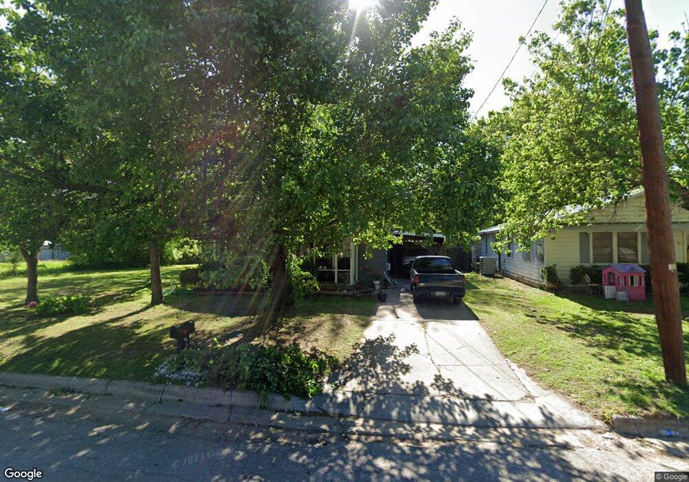 905 S Taylor St, Gainesville, TX 76240 - photo 1