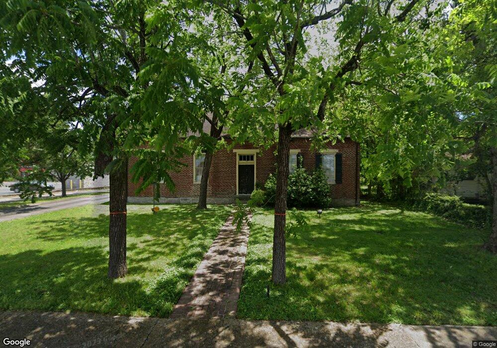 704 N Jefferson St, Shelbyville, TN 37160 - photo 1