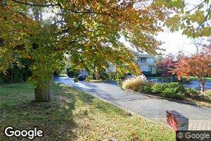 23 Hoffstot Ln, Port Washington, NY 11050