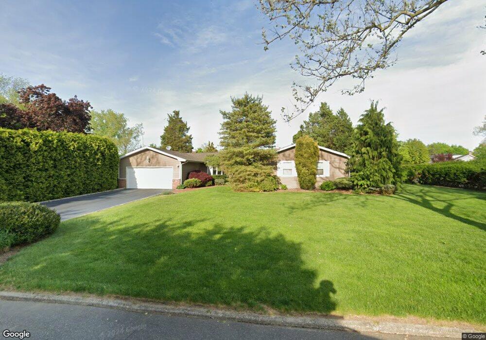 1 Cross Bow Ln, ComMacK, NY 11725 - photo 1