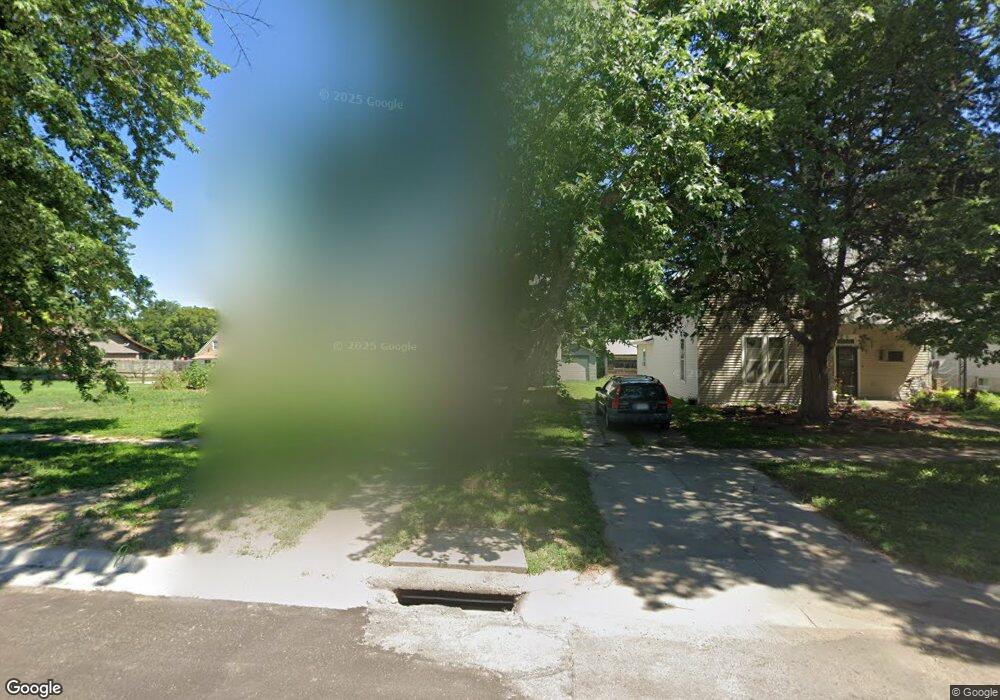 423 W 8th St, Concordia, KS 66901 - photo 1