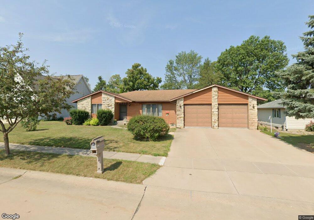 1246 40th Street Ct NW, Cedar Rapids, IA 52405 - photo 1