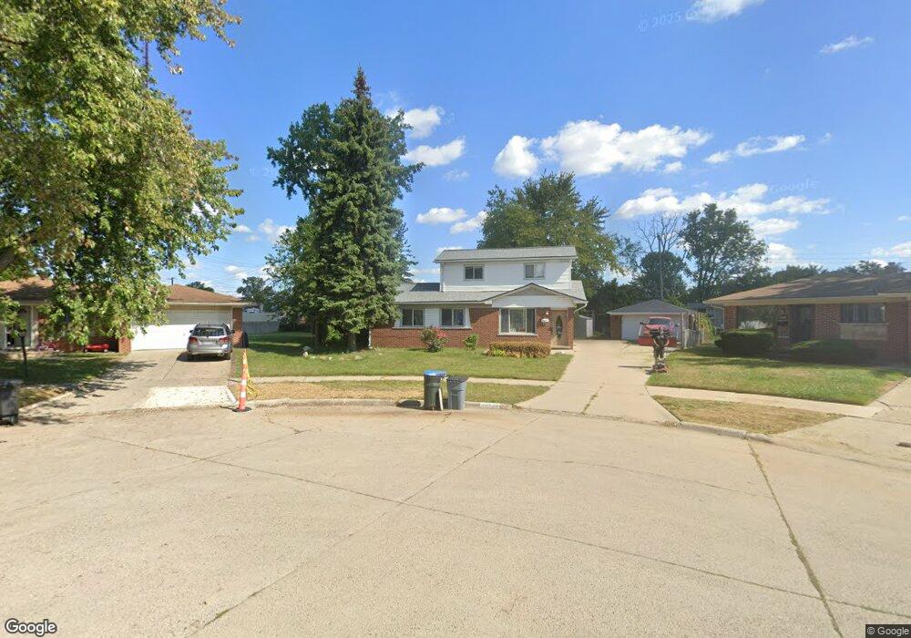 10306 N Oak Dr, Ferndale, MI 48220 - photo 1