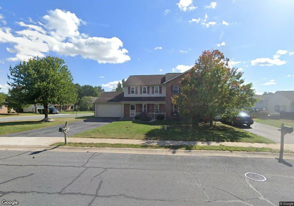 244 W Fulton St, New Holland, PA 17557 - photo 1