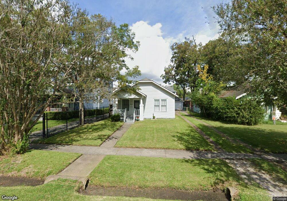 713 E 13th 1/2 St, Houston, TX 77008 - photo 1