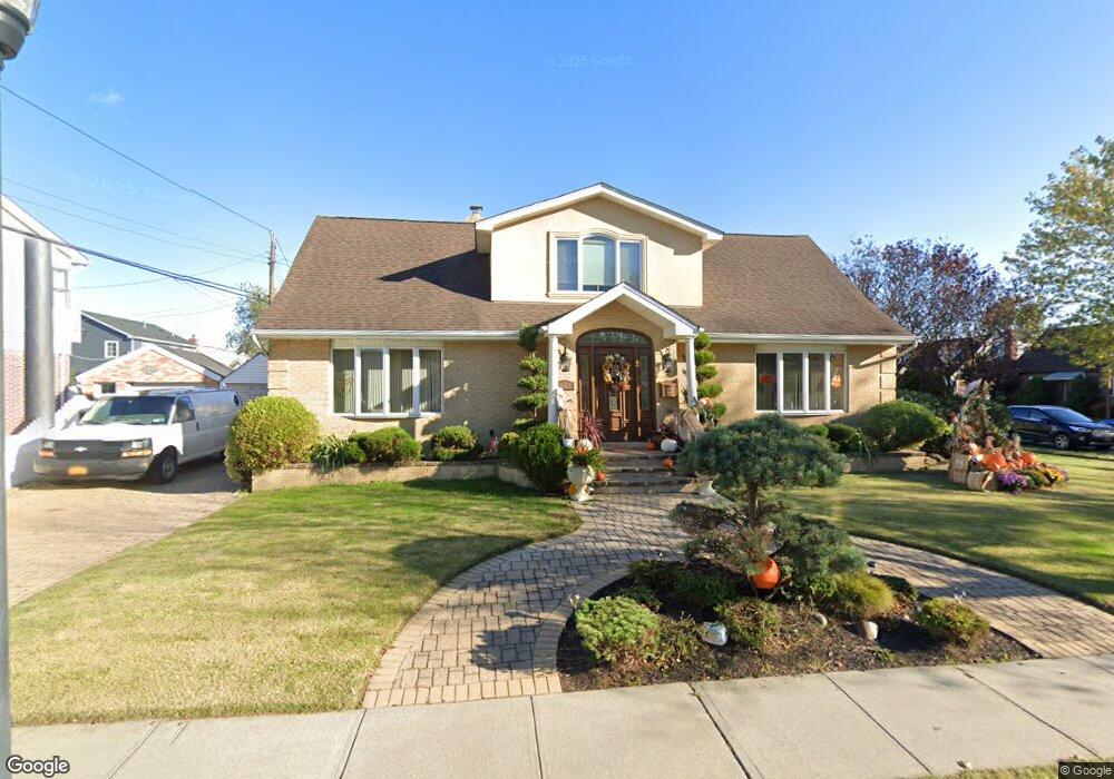 987 Center Dr, Franklin Square, NY 11010 - photo 1