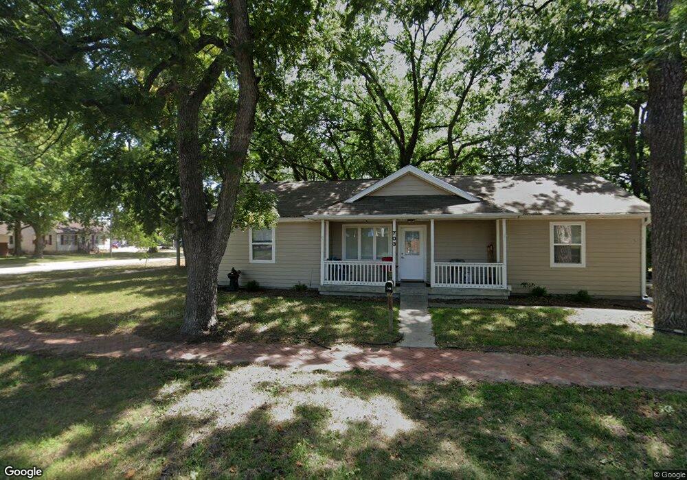 703 Yuma St, Manhattan, KS 66502 - photo 1
