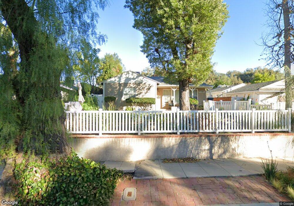 22127 Dumetz Rd, Woodland Hills, CA 91364 - photo 1