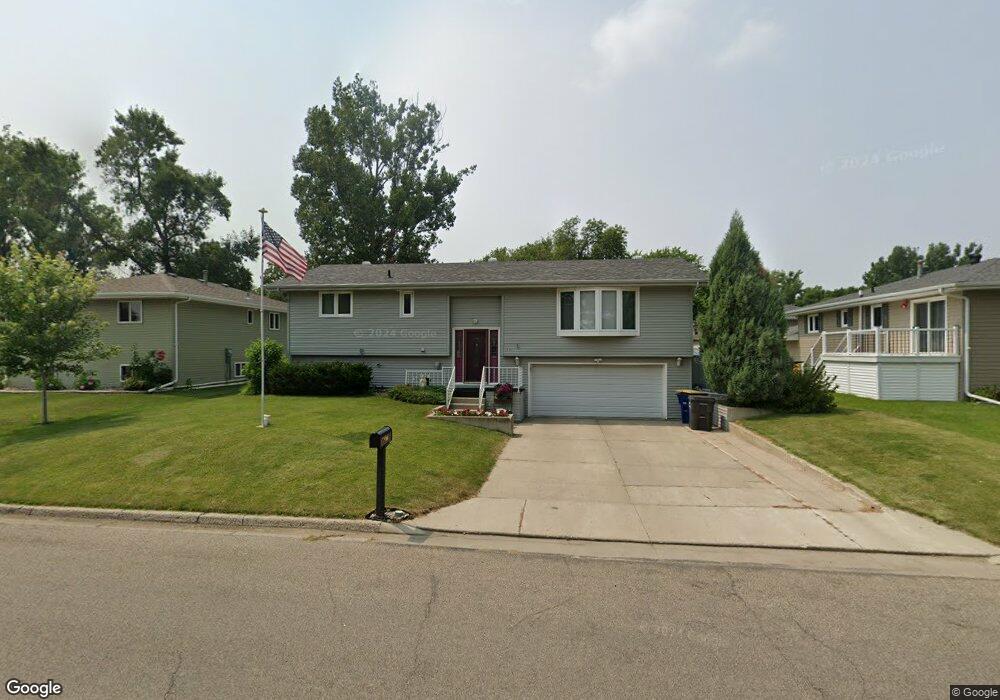 1531 6th Ave NE, Jamestown, ND 58401 - photo 1