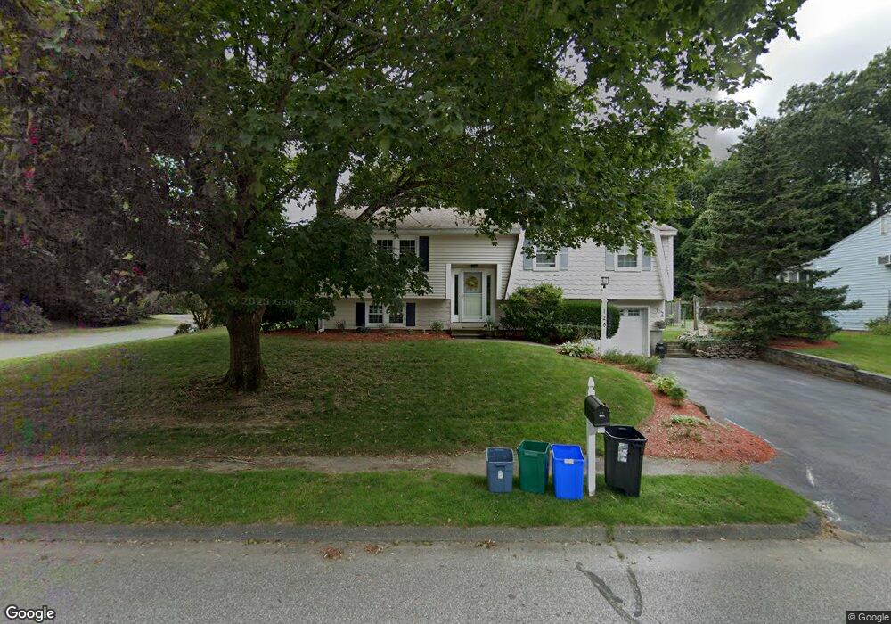 126 Bumble Bee Cir, Shrewsbury, MA 01545 - photo 1