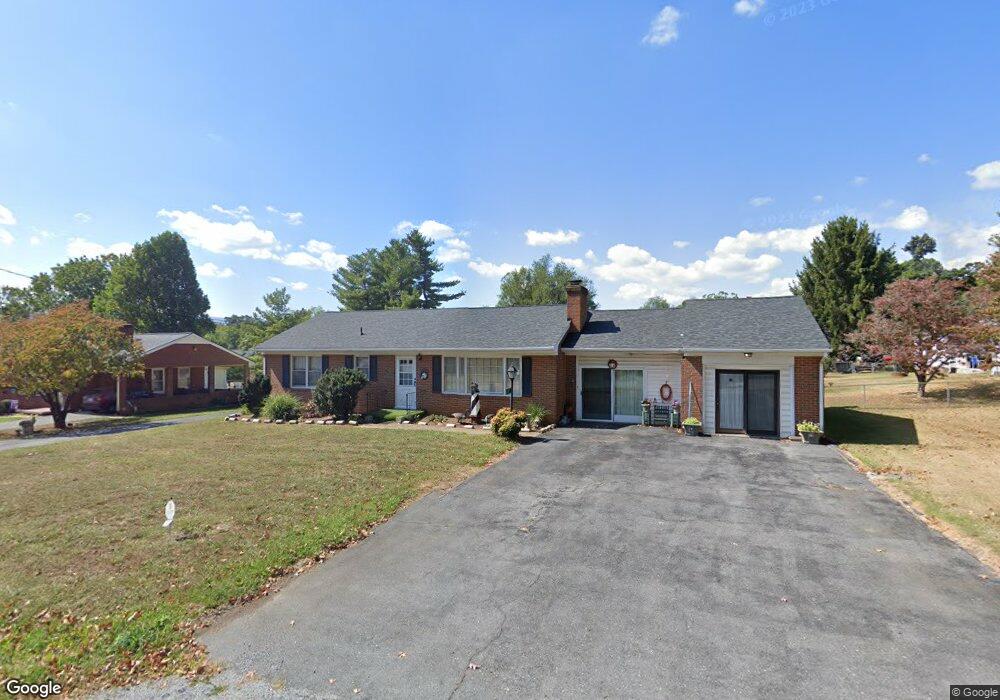 47 Stuart Ave, Stuarts Draft, VA 24477 - photo 1